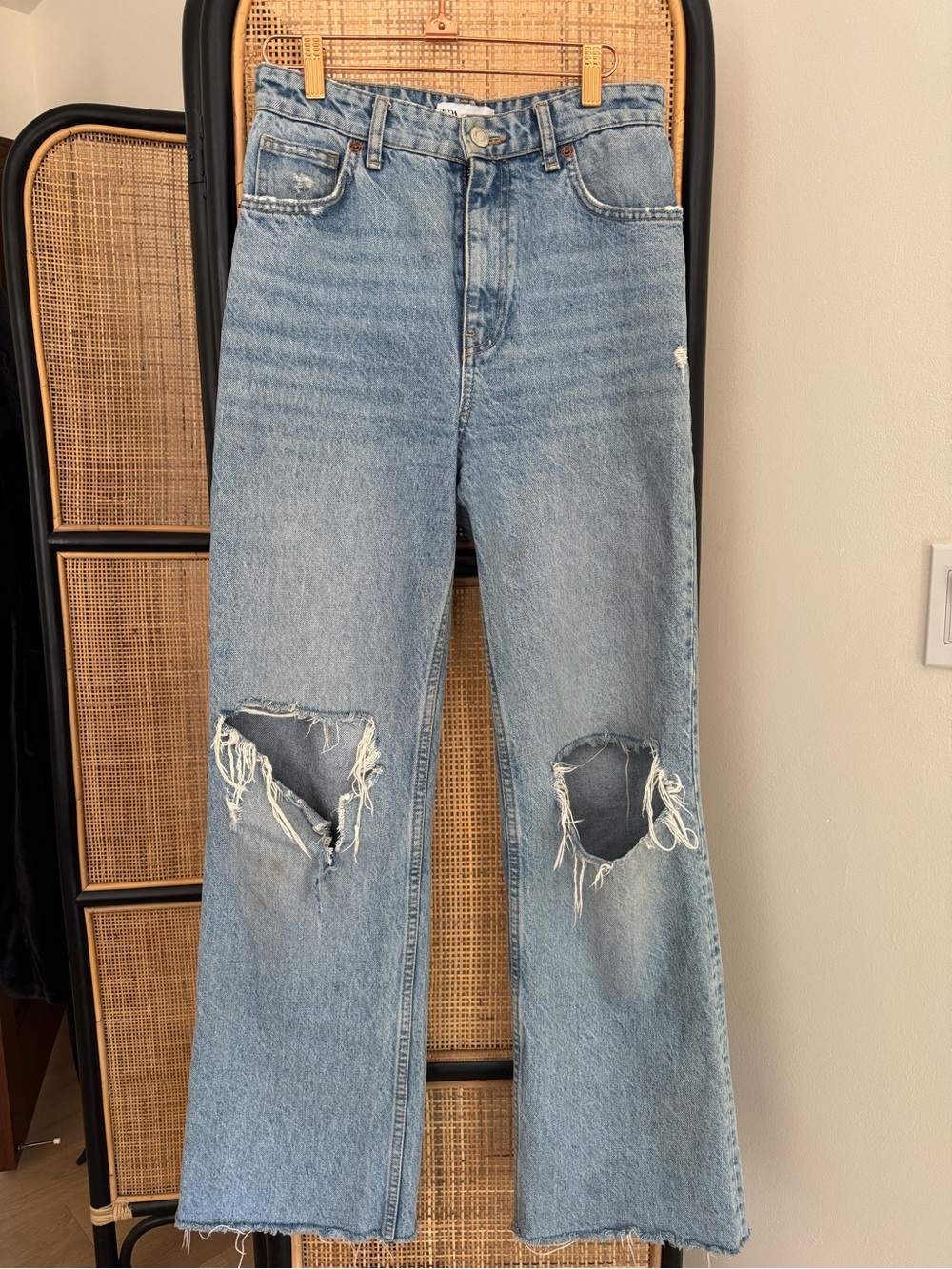 Zara Wide Leg High-Rise Women’s Jeans in Light Blue Distressed Size EU36